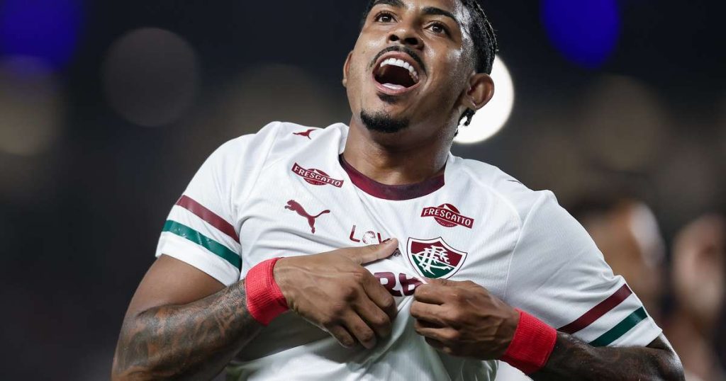 John Kennedy revela clube de infância e não é o Fluminense: “Vem de família”