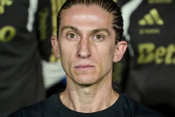 É oficial. Filipe Luís é o novo treinador do Mónaco
