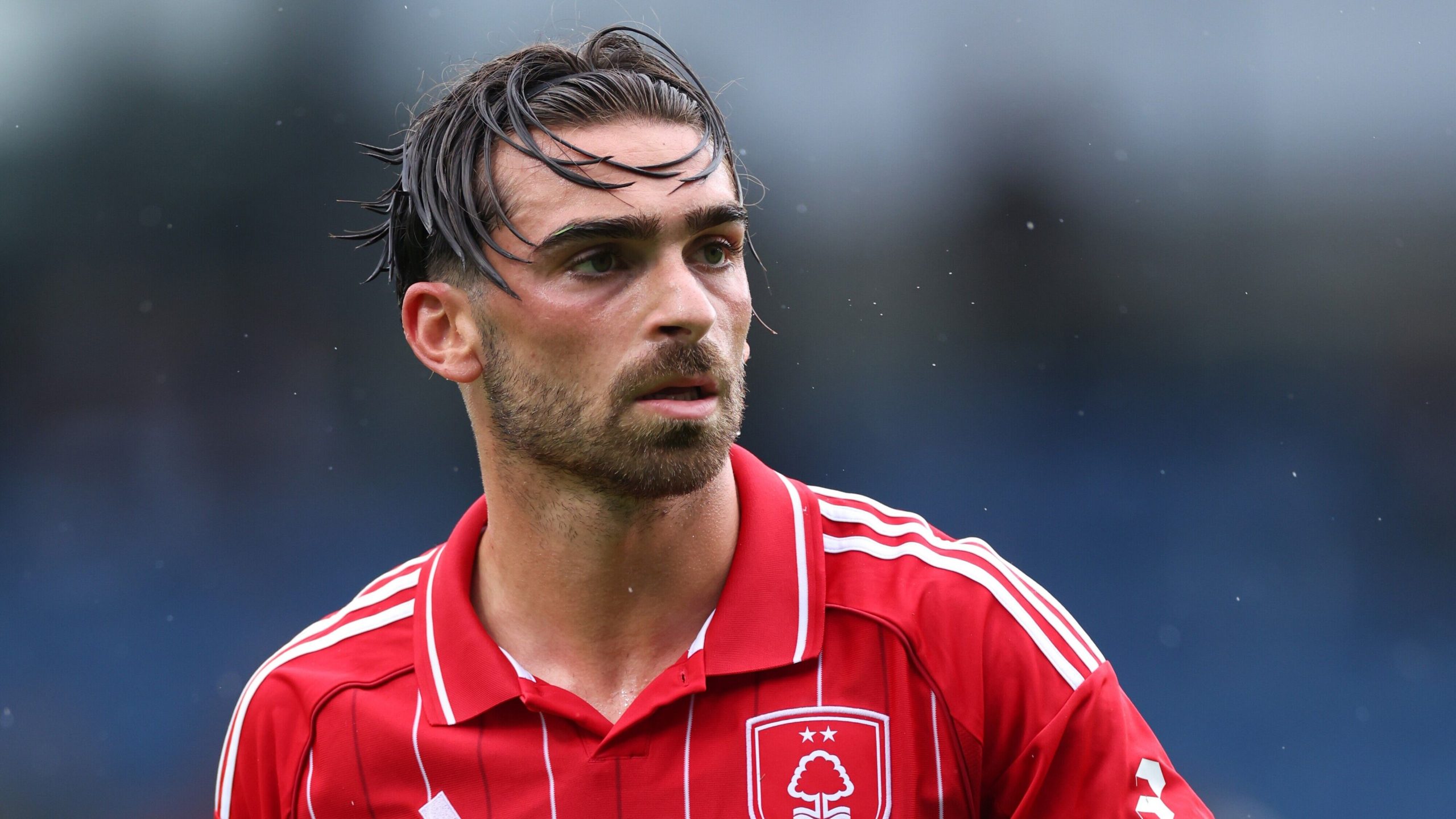 Jota Silva deixa Nottingham Forest e ruma ao Olympiacos